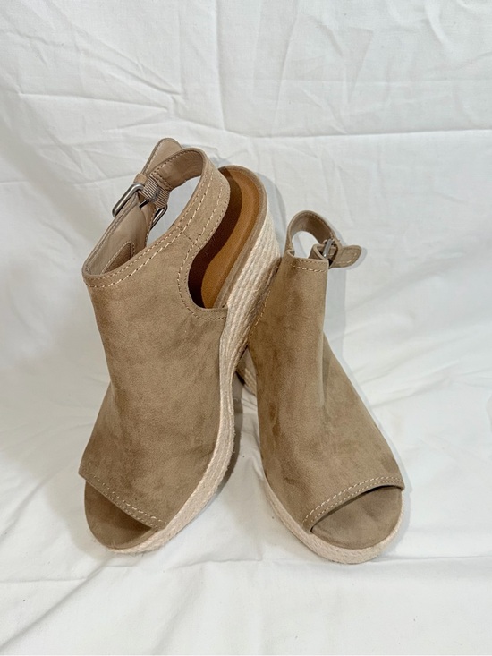 Universal Thread Shoes - Universal Thread Beige Suede Espadrille Platform Wedge Sandals Peep Toe Size 11